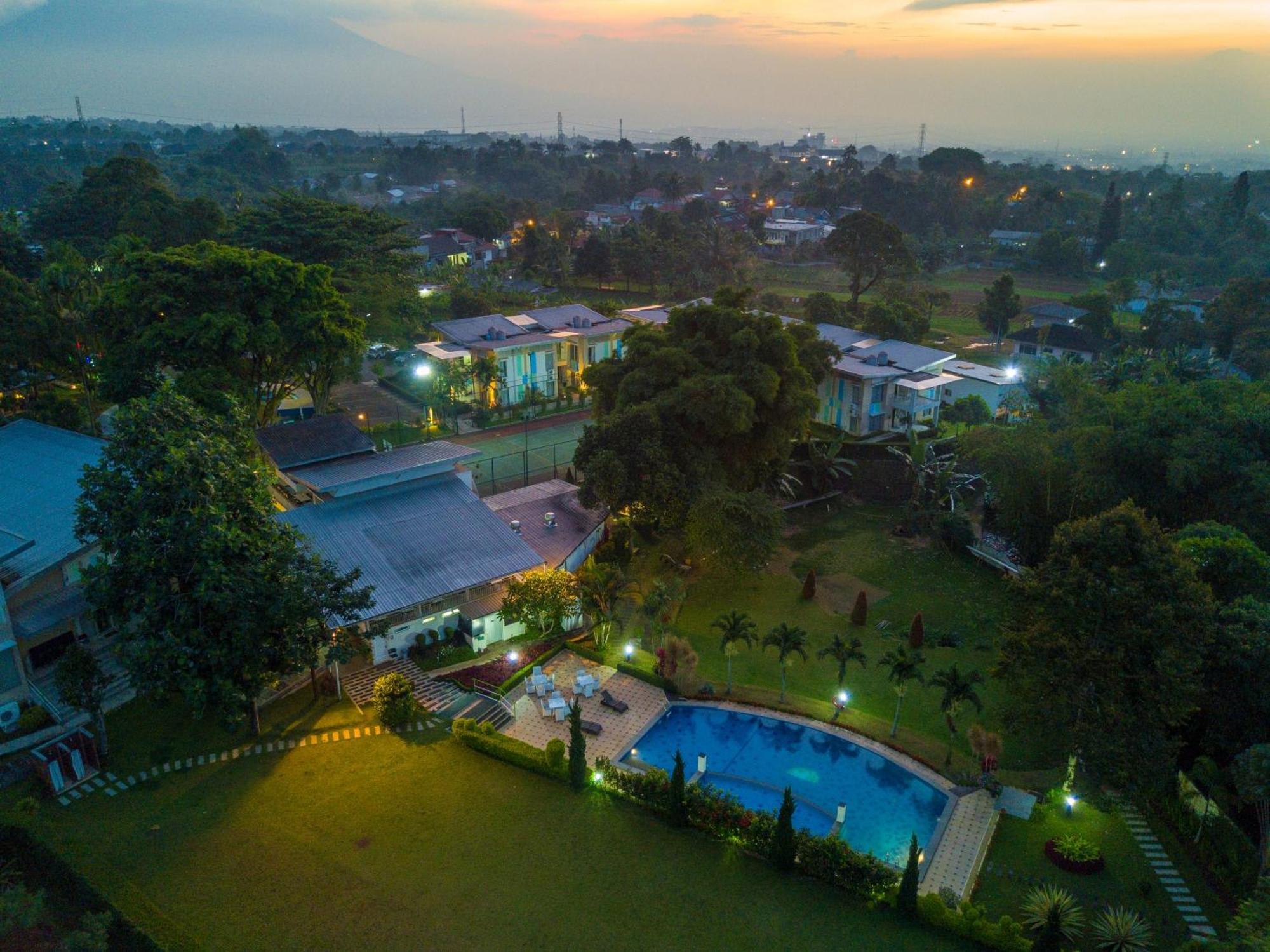Hotel D'Agape Meeting & Conference Puncak Exterior foto