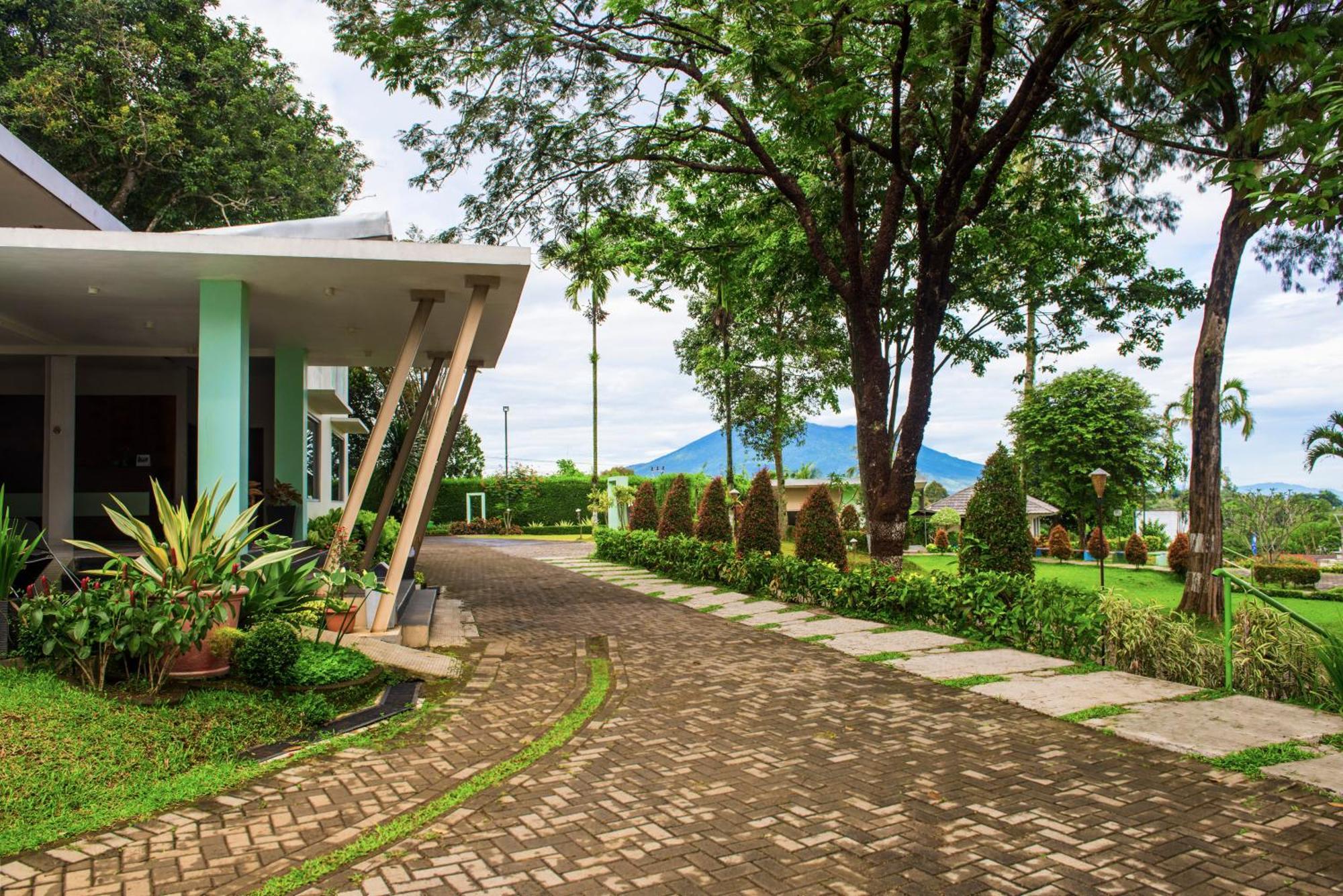 Hotel D'Agape Meeting & Conference Puncak Exterior foto