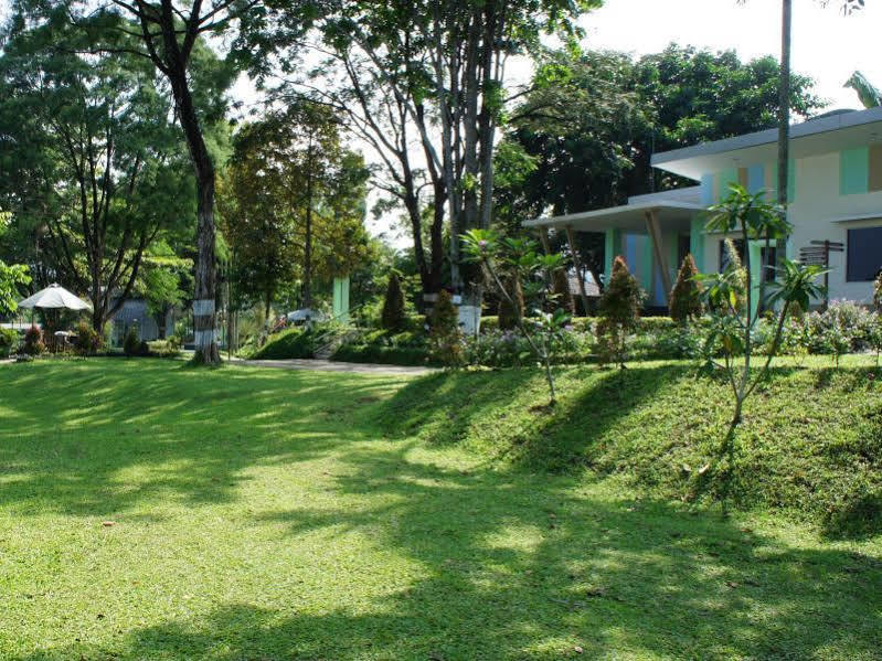 Hotel D'Agape Meeting & Conference Puncak Exterior foto